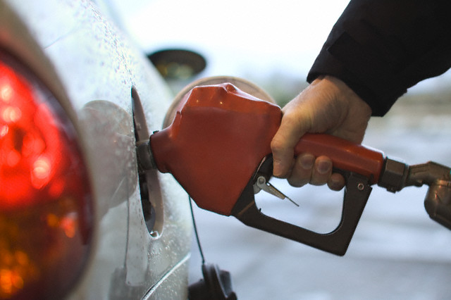 Giá xăng dầu tiếp tục giảm từ 06/12/2014