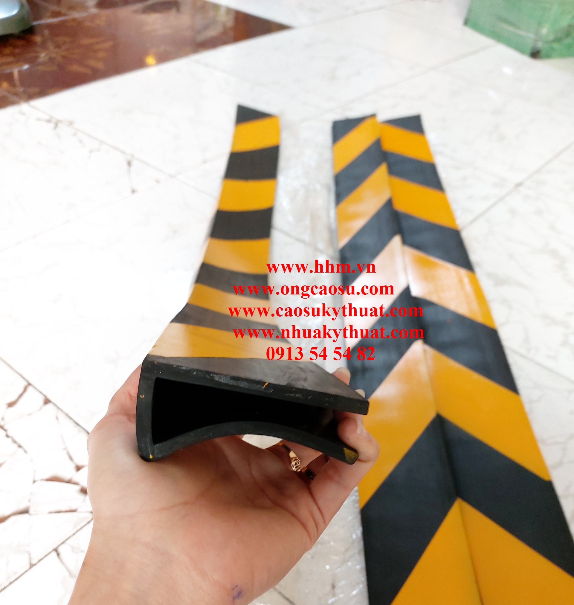 Giá cao su trực tuyến sàn Tocom, SHFE Thượng Hải, SGX Singapore Ngày 25/04/2026